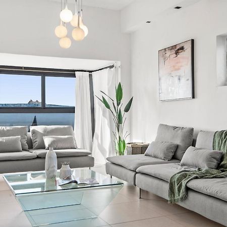 Glorious Renovated Apartment On Top Of The Beach Тел Авив Екстериор снимка